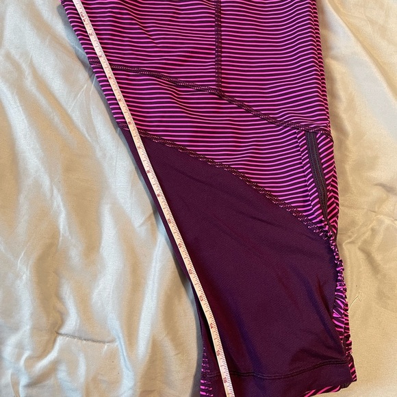 Lululemon crop Pace stripe leggings - Picture 6 of 8